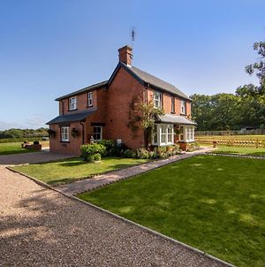 Luxury Four Bed Country House With Hot Tub - Woodchurch Near To Ashford Villa Ashford  Exterior photo
