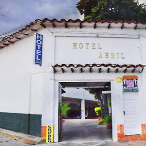 Abril Hotel San Gil Exterior photo
