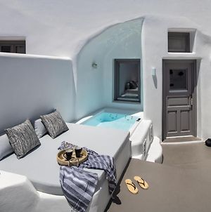 Deep In Cave Suites Fira  Exterior photo