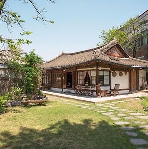 Ginkgo Tree Guesthouse Jeonju Exterior photo