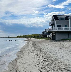 Sunny Beach House Getaway - Steps From Water! Mattapoisett Exterior photo