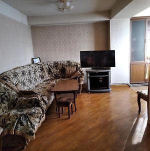 3 Room Apartment In Small Center Of Yerevan Exterior photo
