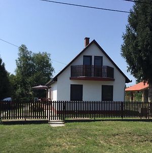 Golyafeszek Villa Abadszalok Exterior photo