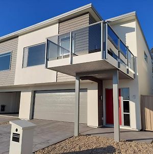 Rated 10 Out Of 10 Brand New Executive Residence Napier Exterior photo