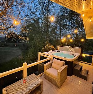 Torrey Pines - Luxury Hot Tub Lodge With Free Golf For Guests Swarland Exterior photo