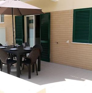 2 Bedroom Apartment 500M From The Beach - Algarve Armacao de Pera Exterior photo