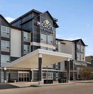 Microtel Inn And Suites By Wyndham Weyburn Exterior photo