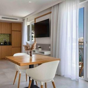 Espectacular Apartamento Primera Linea De Playa Apartment Santa Eularia des Riu Exterior photo