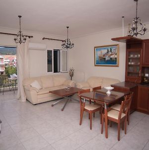 Luxurioys Home In Lefkada City Exterior photo
