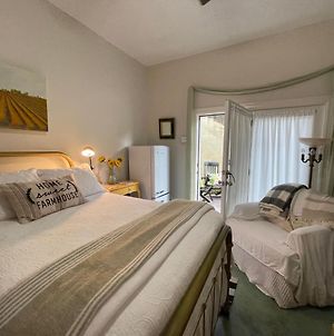 Lake Austin Luxury Guesthouse Cabin & Suite Retreat Exterior photo