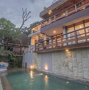 Hidden Seroja Luxury Villa -Jungle And River View Denpasar  Exterior photo