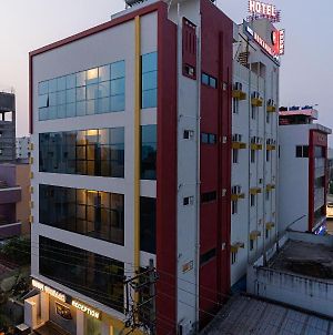 Hotel Mookambika Comforts Tirupati Exterior photo