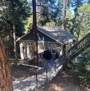Beautiful Guesthouse In Crestline Exterior photo
