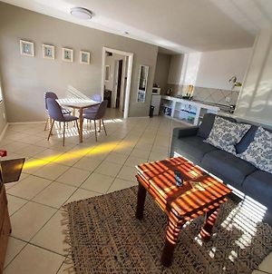 Hillsview Self-Catering Apartment Grahamstown Exterior photo
