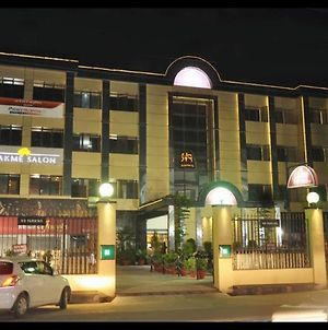 Grand Continental Hotel Prayagraj Exterior photo