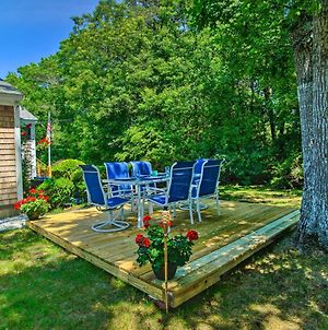 Cape Cod Bungalow With Patio Less Than 1 Mi To Beaches! West Yarmouth Exterior photo