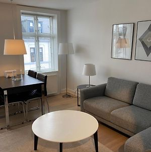 Bright 1-Bedroom Apartment In Popular Vesterbro Copenhagen Exterior photo