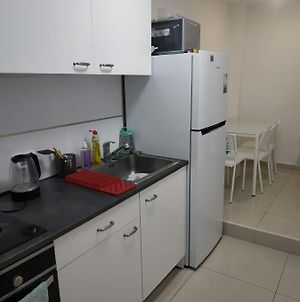 Great 3 Room Apartment In Rehovot Near Bilu Shopping Center And Kaplan Hospital Exterior photo