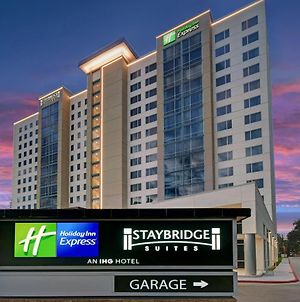 Holiday Inn Express Houston - Galleria Area Exterior photo