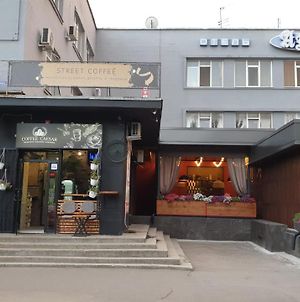 Hotel Azov Berdyansk Exterior photo