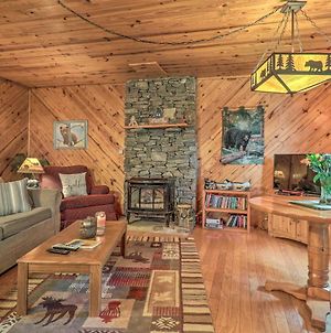 Cozy Maggie Valley Cabin With Deck And Private Hot Tub Villa Exterior photo