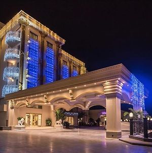 Les Ambassadeurs Hotel Casino&Marina Kyrenia  Exterior photo