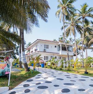 White House In Goa, Truly Amazing Experience Bed & Breakfast Saligao Exterior photo