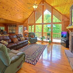 African Safari, 1 Bedrooms, Sleeps 4, Pool Access, Hot Tub, Pool Table Sevierville Exterior photo