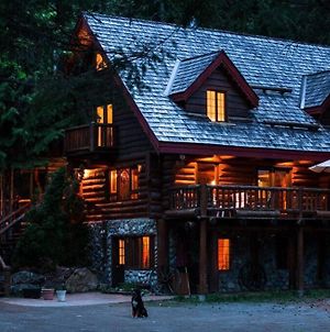 Sitka Alpine Log Cabin Villa Whistler Exterior photo