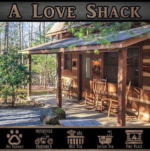 A Love Shack Cabin Villa Cosby Exterior photo