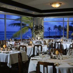 Condado Lagoon Villas At Caribe Hilton San Juan Restaurant photo