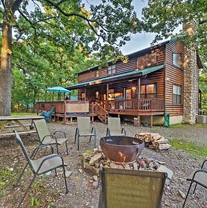 Picturesque Broken Bow Cabin With Hot Tub And Deck! Villa Exterior photo
