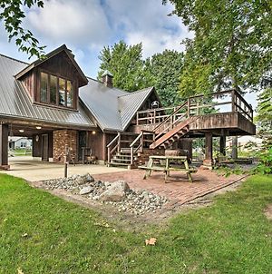 Gorgeous Bremen Home With Lake Access And Yard! Exterior photo