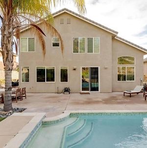 Luxury Modern Home With Resort-Style Pool & Backyard Santa Clarita Exterior photo
