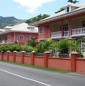 Reef Holiday Apartments Mahe Island Exterior photo