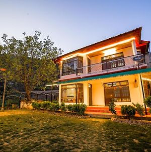 Dawn N Dusk 3Bhk Villa With Lawn, Sun Deck, Bbq & Valley View Chail Exterior photo