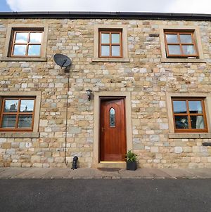 Smithy Cottage Clitheroe Exterior photo