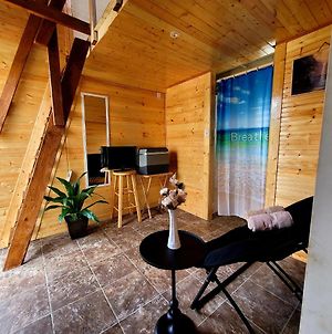Tiny House With Kitchen Equipped With Essentials Near At The Volcano Park Villa Pahoa Exterior photo