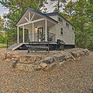 Stylish Broken Bow Cabin Grill And Fire Pit Villa Exterior photo
