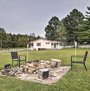 Waterfront Dunlap Cottage Large Yard And Views Exterior photo