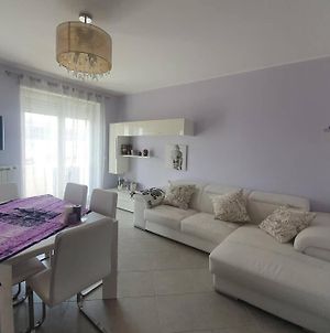 Grazioso Appartamento Serenella Lecce Exterior photo