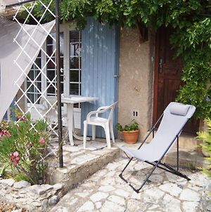 Logement Atypique Et Cosy Avec Petit Dejeuner, 2 Nuits Minimum Villa Saint-Etienne-les-Orgues Exterior photo
