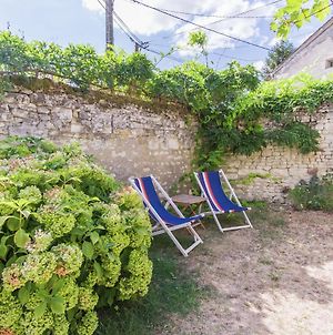 Romantic Holiday Home In Sossais With Fenced Garden Savigny-sous-Faye Room photo