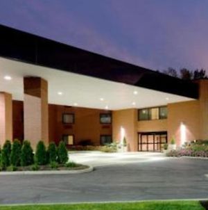 Wingate By Wyndham Mentor Oh Hotel Exterior photo