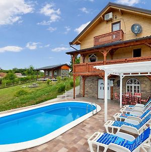 Beautiful Home In Donja Zelina W/ Outdoor Swimming Pool And 3 Bedrooms Exterior photo