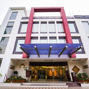 The Golden Apple Hotel Lucknow Exterior photo