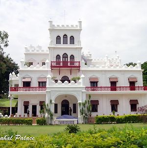 Jayamahal Palace Hotel Bangalore Exterior photo