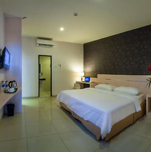 Cordela Hotel Medan Room photo