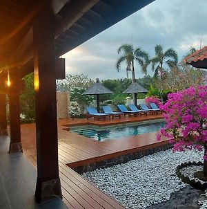 Bale Solah Lombok Holiday Resort Senggigi Exterior photo
