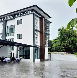 The Middle Town Sha Hotel Chiang Rai Exterior photo